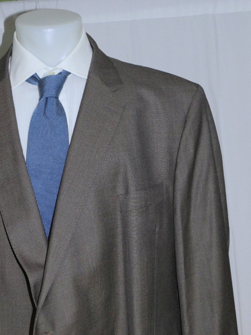 Jos. A. Bank Reserve Vitale Regal Fit Taupe Sharkskin Two Button Suit 60R NWT
